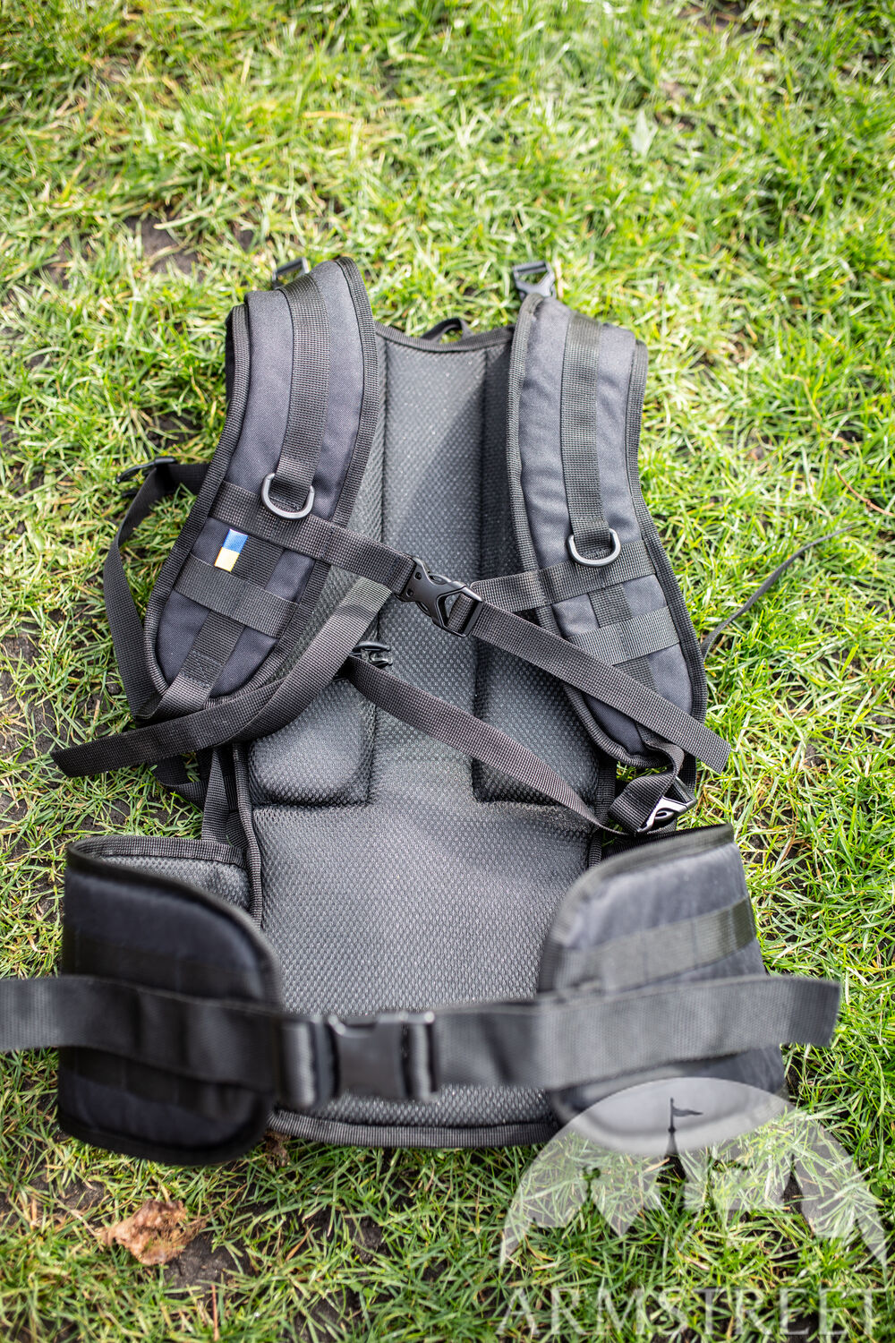 Système de bretelle et ceinture pour sacs à dos d'escrime "Fourmi"